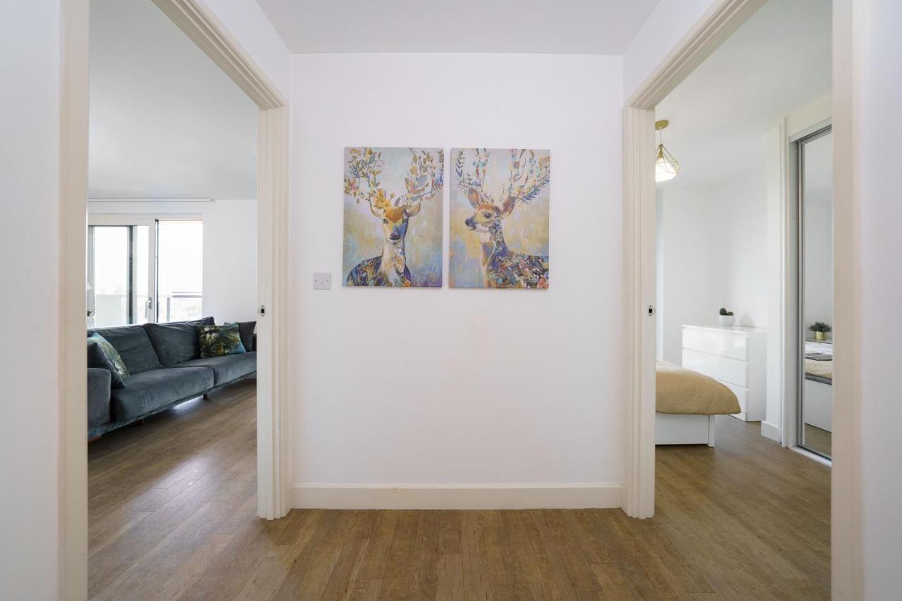 Stylish Fully-Equipped One Bedroom Apartment With Extra Sofa Bed, Free Secure Parking, Onsite Gym, 24Hr Security & Concierge London Luaran gambar