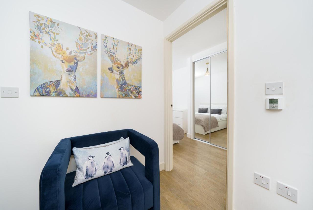 Stylish Fully-Equipped One Bedroom Apartment With Extra Sofa Bed, Free Secure Parking, Onsite Gym, 24Hr Security & Concierge London Luaran gambar